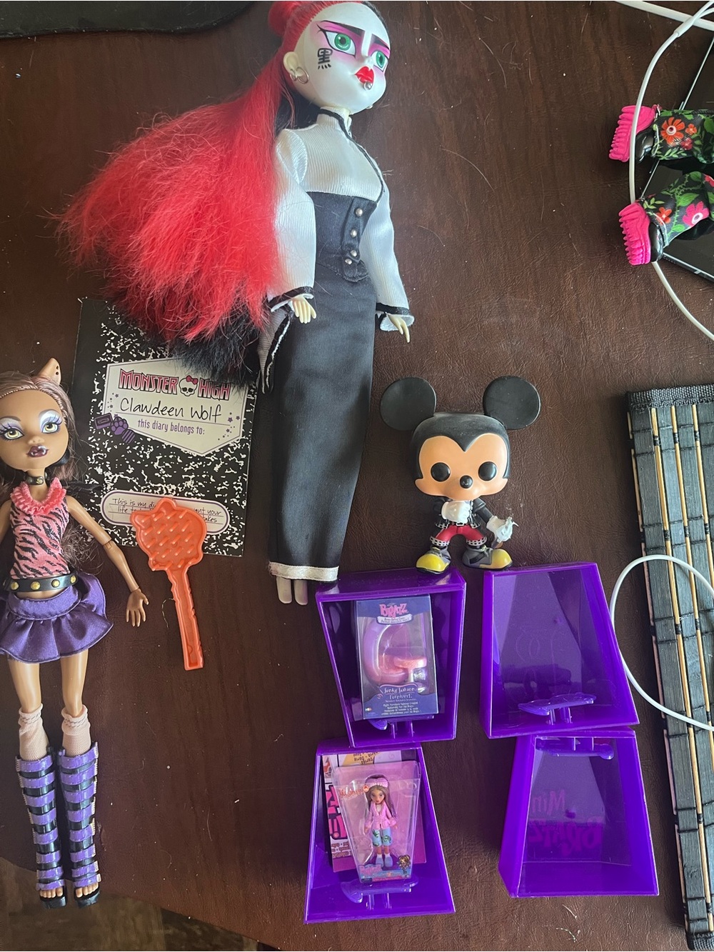 Monster high , bratz & begoth bundle